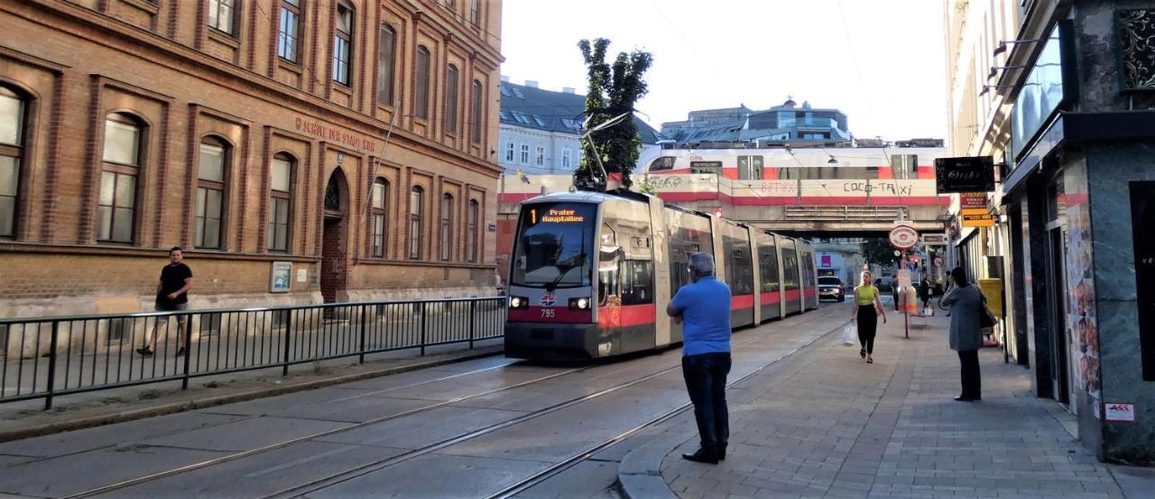 Msq Diana Vienna - 10 Min From City Center - Free Coffee And Tea - High Speed Internet Bagian luar foto